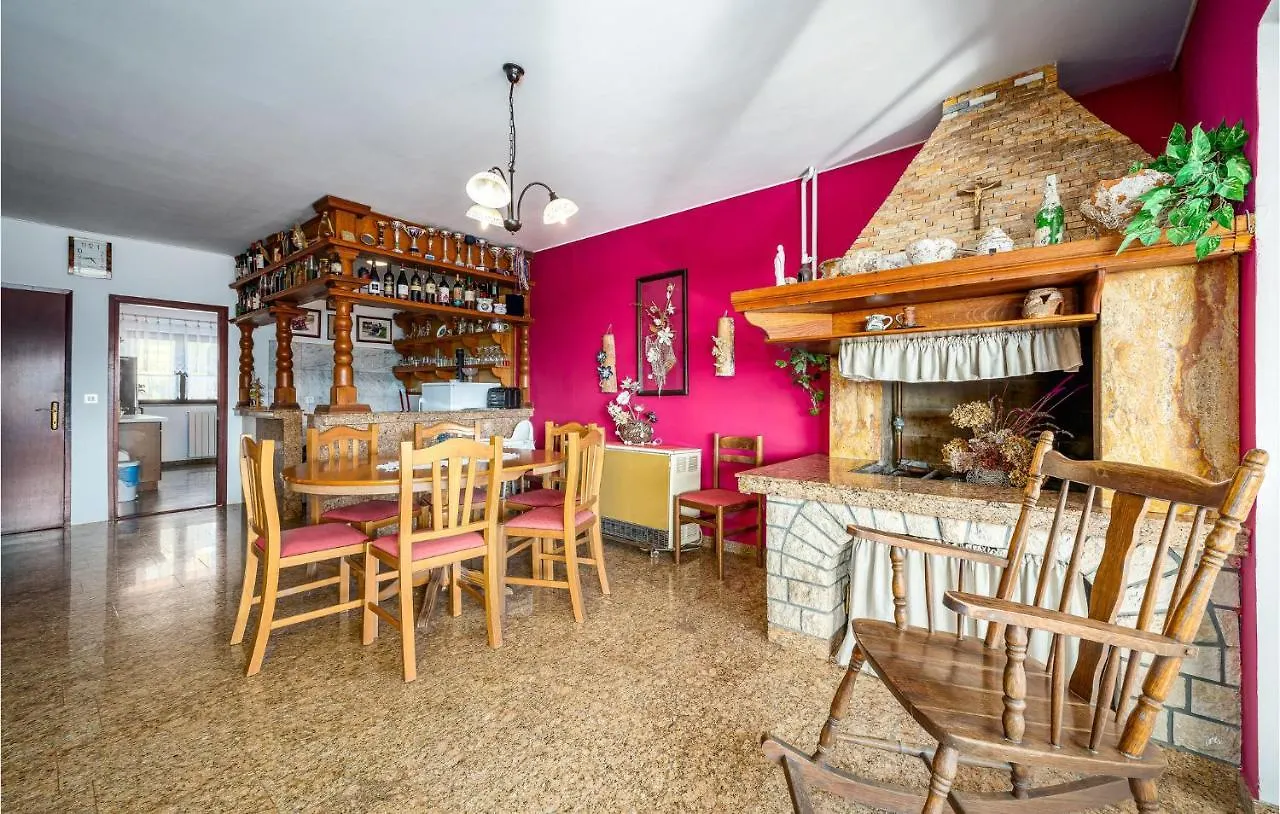 Cozy Apartment In Vrsar With Kitchen
