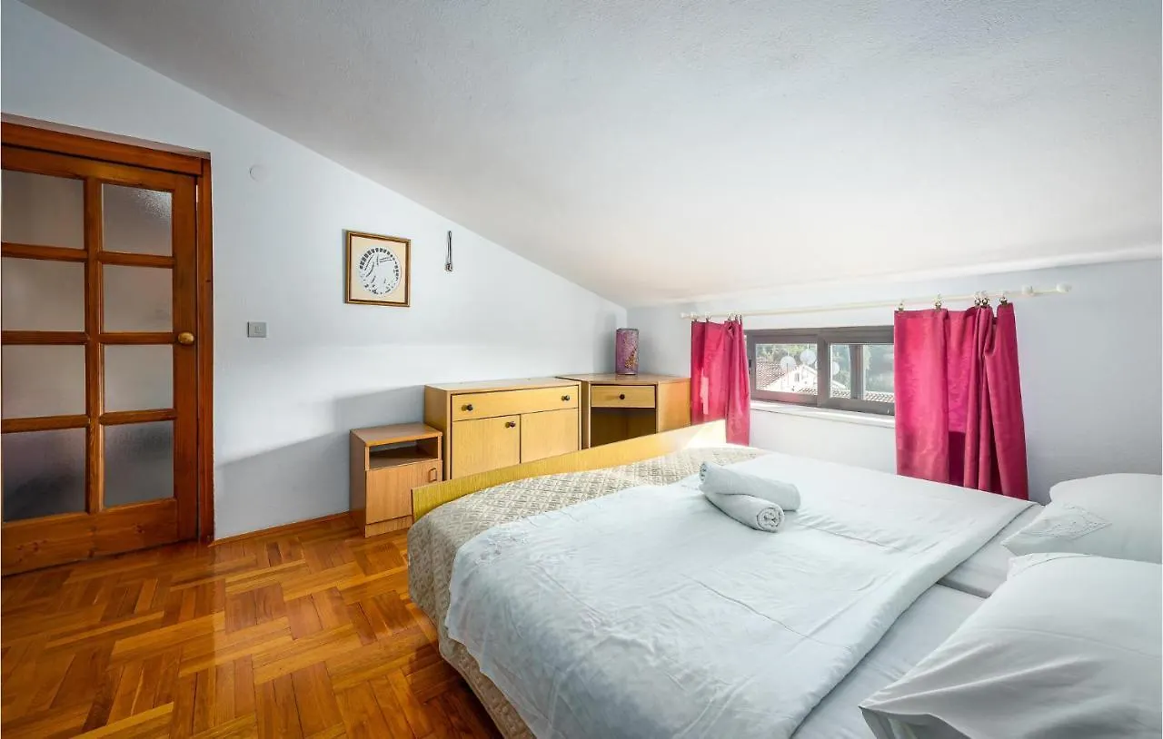 Cozy Apartment In Vrsar With Kitchen 0*,  Croatia
