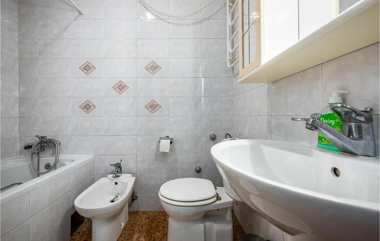 Cozy Apartment In Vrsar With Kitchen