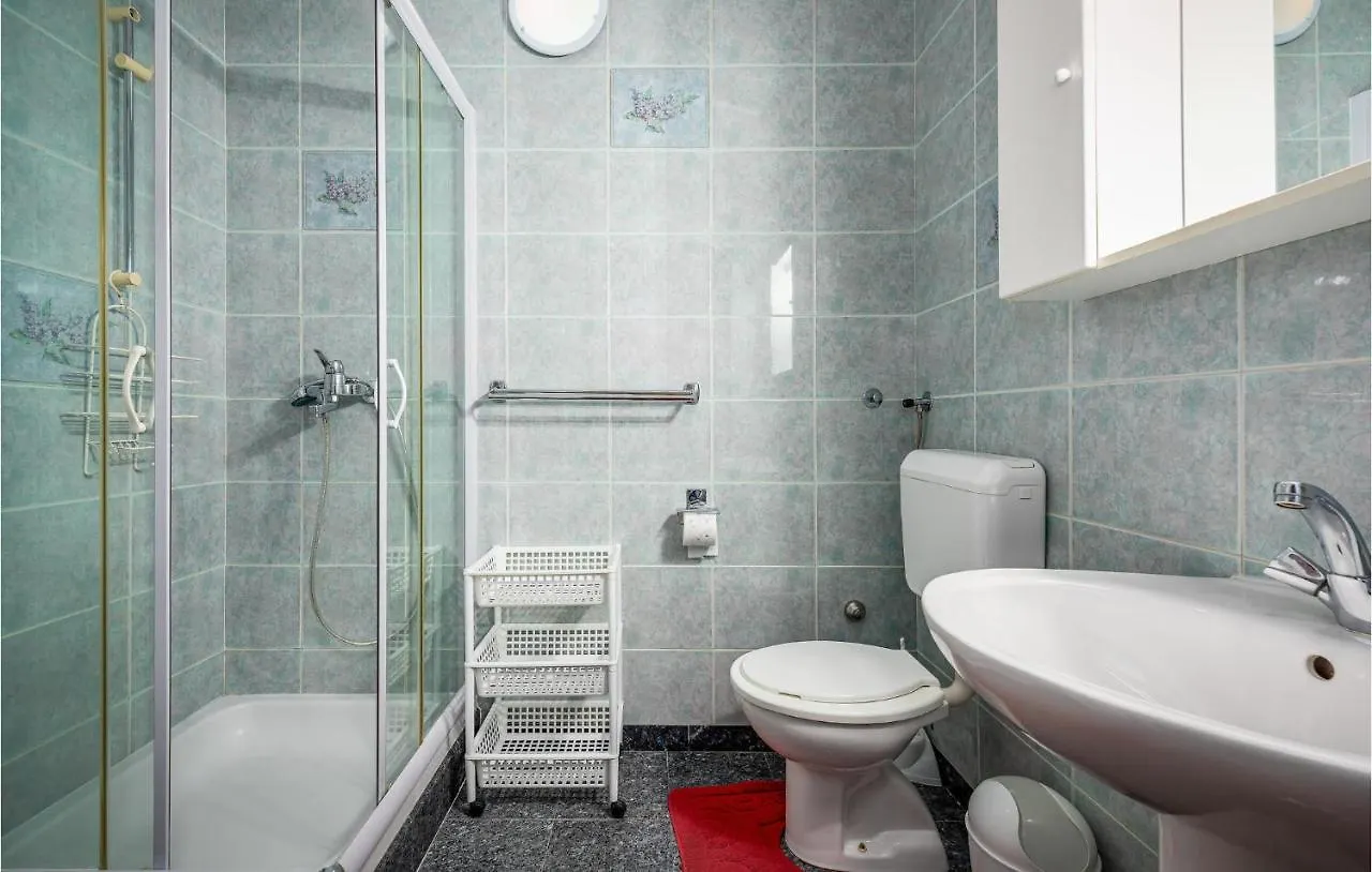 Cozy Apartment In Vrsar With Kitchen
